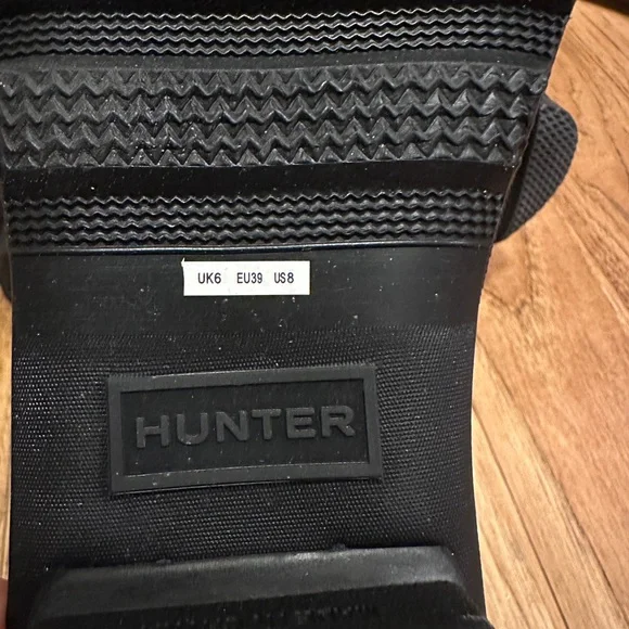 NWOT Hunter Women’s Original Insulated Chelsea Boots, Black, EU 39, US 8 - Picture 4 of 4